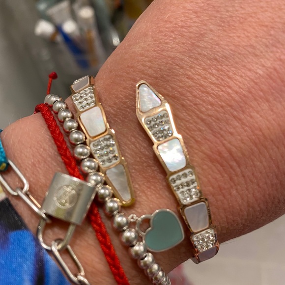 Snake Bracelet with Mother of Pearl Detail - Picture 6 of 6